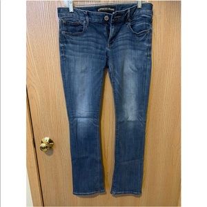 Express Barely Boot Low Rise 4R